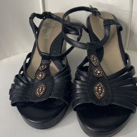 black heels - Picture 5 of 5